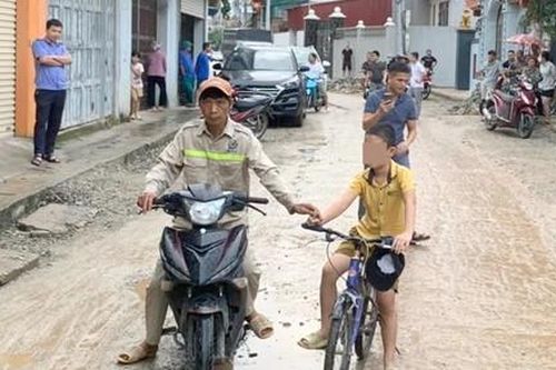 Bắt giam người đàn ông bịt mặt cướp tiền của học sinh giữa đường
