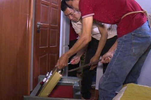 Bắt nhóm đối tượng chuyên phá két sắt trộm tài sản