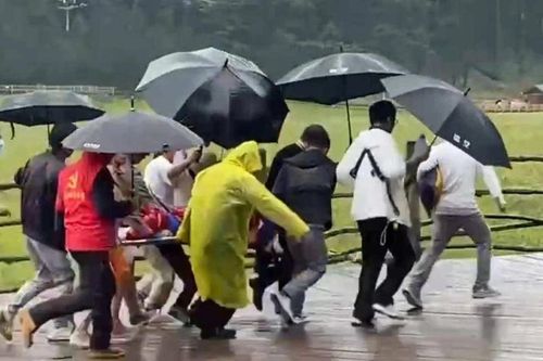 Chú rể Trung Quốc bị sét đánh khi đang chụp ảnh cưới