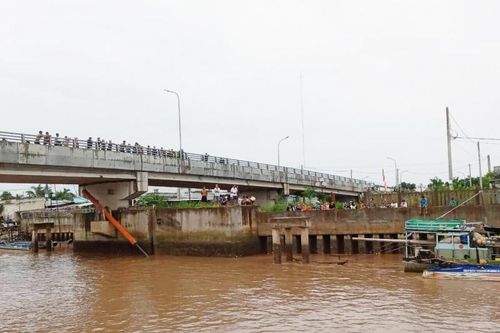 Bé trai 9 tuổi ở Bạc Liêu bị đuối nước khi ra bờ kênh xem bạn tắm