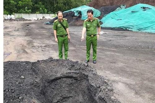 Phát hiện bãi chôn rác thải trái phép quy mô lớn ở Bình Dương
