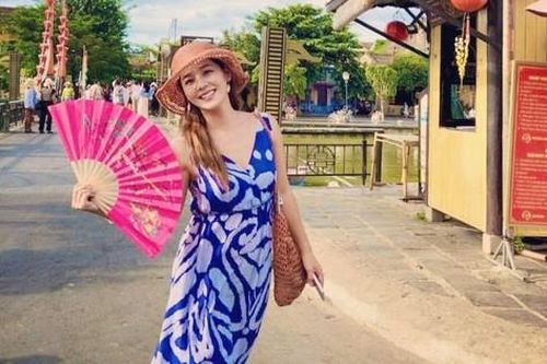 'Mỹ nhân đẹp nhất Hàn Quốc' cùng chồng du lịch Việt Nam