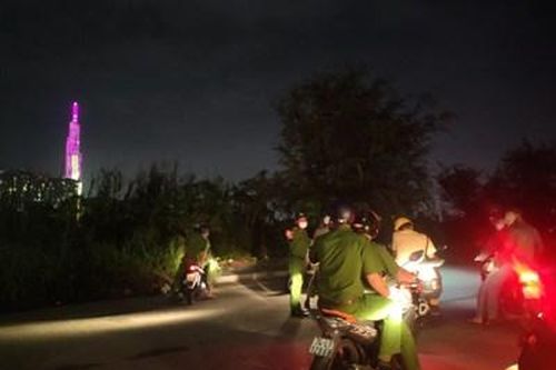 Xuyên đêm truy quét khu 'chợ tình' đồng giới nam ở Khu đô thị mới Thủ Thiêm