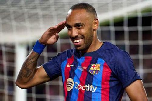 Man United ngáng đường Chelsea mua Aubameyang