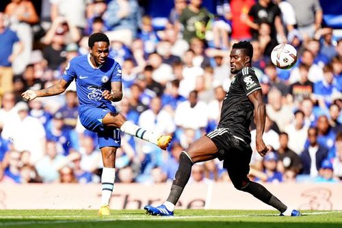 Chơi 10 người từ hiệp 1, Chelsea vẫn thắng nhờ cú đúp của Sterling