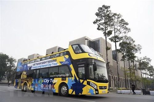 Ra mắt xe buýt tham quan hai tầng nóc thoáng tiêu chuẩn quốc tế tại Huế