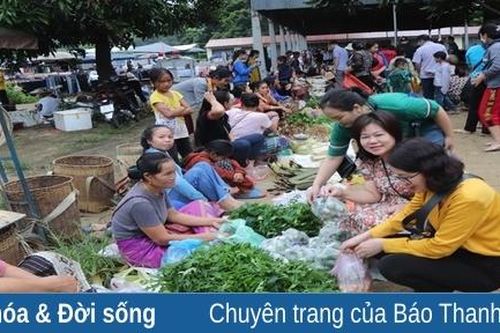 Phiên chợ Cửa khẩu Quốc tế Na Mèo nhộn nhịp trở lại