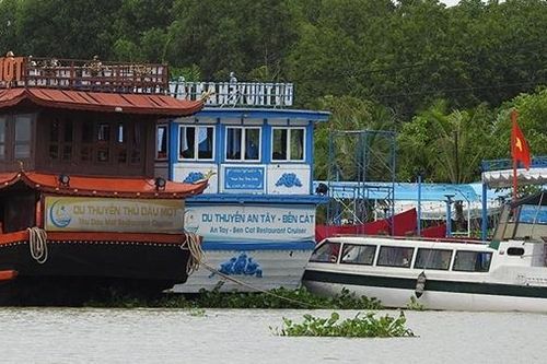 Xung quanh vụ bến thuyền hoạt động không phép trên sông Sài Gòn