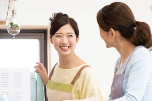 Tôi luôn nghĩ bố mẹ chồng ghét tôi, cho đến khi vô tình nghe được điều này