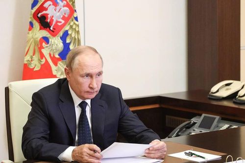 Tổng thống Nga Putin ký sắc lệnh trợ cấp cho người tị nạn Ukraine
