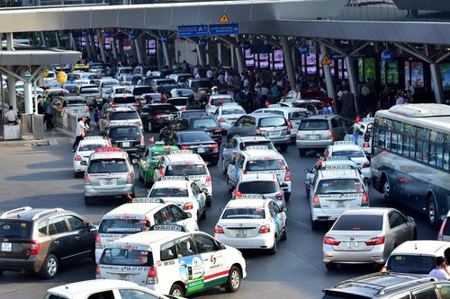 Lắp hệ thống thu phí không dừng ở cửa ra vào các sân bay