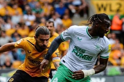 Newcastle duy trì bất bại nhờ bàn thắng ở phút 90