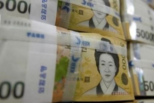 Đồng nội tệ mất giá, Hàn Quốc tăng lãi suất kiềm chế lạm phát