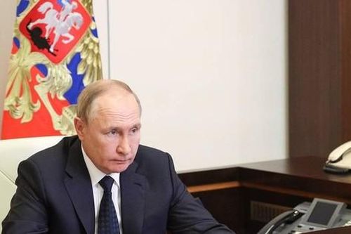 Tổng thống Putin quyết định cho người Ukraine tạm trú tại Nga vô thời hạn
