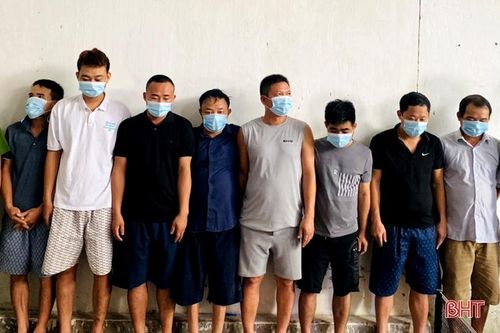 Bắt quả tang 7 đối tượng đánh 'liêng' trong quán cà phê ở Nghi Xuân