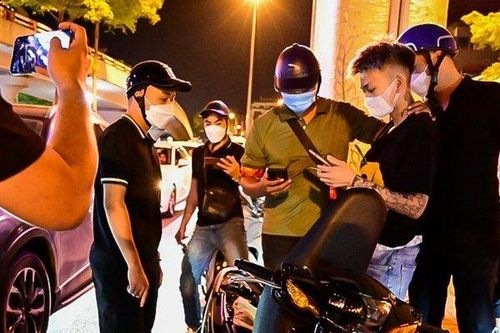 141 hóa trang khống chế đối tượng thường xuyên 'bốc đầu' đăng Facebook