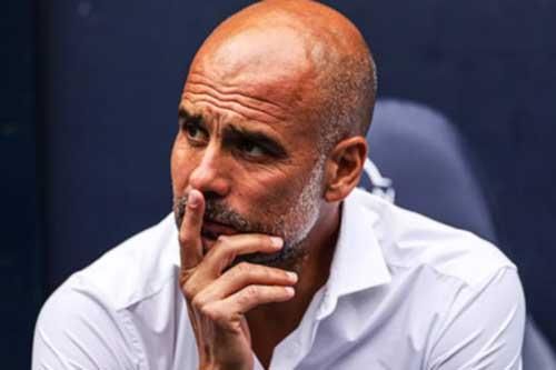 Guardiola bắt đầu 'nóng mặt' với hàng thủ Man City