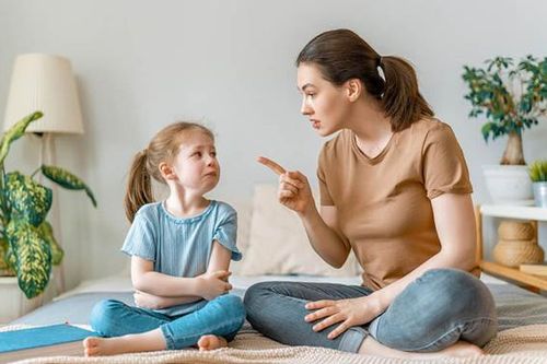 5 kiểu trách phạt của cha mẹ càng khiến con hư