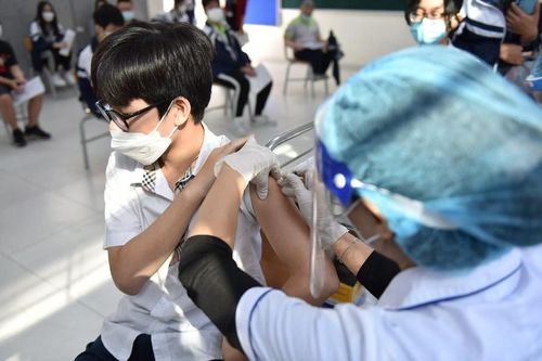 Tốc độ tiêm vaccine phòng Covid-19 cho trẻ từ 5 đến 11 tuổi còn chậm
