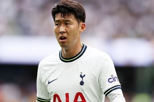 Son Heung-min tỏ thái độ khi bị thay ra sớm