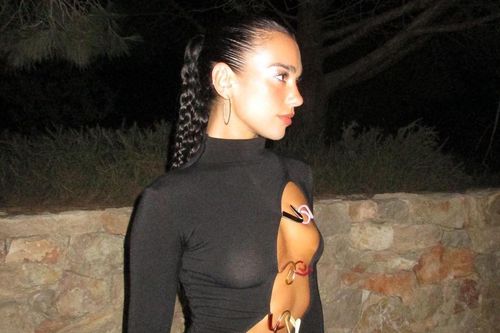 Dua Lipa ngày càng mặc hở
