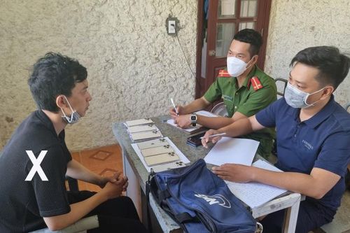 Bắt giữ thanh niên đánh tráo điện thoại, chiếm đoạt hàng trăm triệu đồng