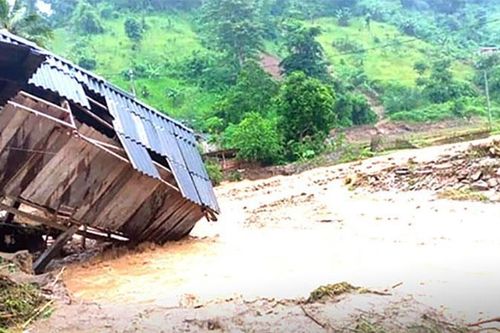 Nhiều tỉnh phía bắc Lào chịu ảnh hưởng nặng nề bởi lũ lụt