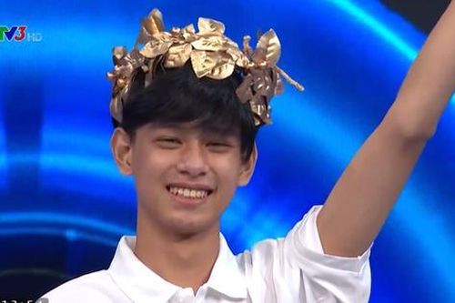 'Rượt đuổi' điểm số kịch tính, nam sinh trường Chuyên Nguyễn Huệ giành vòng nguyệt quế Olympia
