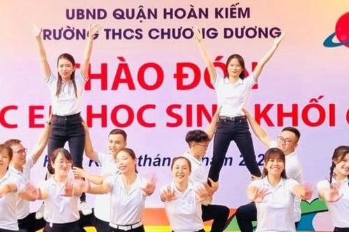 Hôm nay, nhiều trường học trên toàn quốc đón học sinh tựu trường