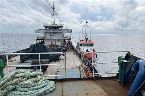 TP.HCM: Phát hiện tàu chở hơn 100m3 dầu không có hóa đơn, chứng từ