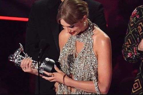 MTV Video Music Awards 2022: Bad Bunny và Taylor Swift thắng lớn