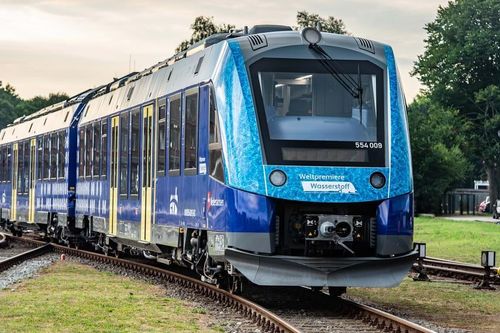 Đức: đưa vào vận hành 14 đoàn tàu chạy bằng hydro