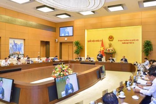 Ủy ban Thường vụ Quốc hội họp phiên bất thường xem xét các vấn đề của chương trình phục hồi kinh tế