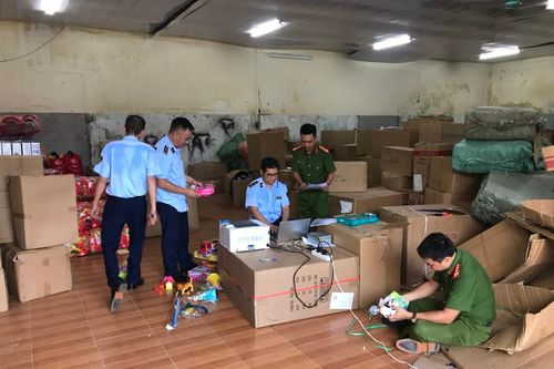 Quản lý thị trường Thái Bình tạm giữ hơn 4.000 đồ chơi trẻ em không rõ nguồn gốc