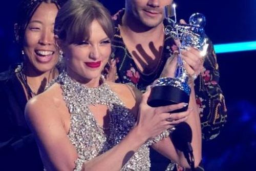 MTV Video Music Awards 2022: Lisa của nhóm BlackPink lập kỳ tích
