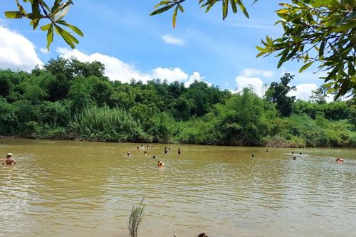 Về quê tắm sông, hai cha con chết đuối thương tâm