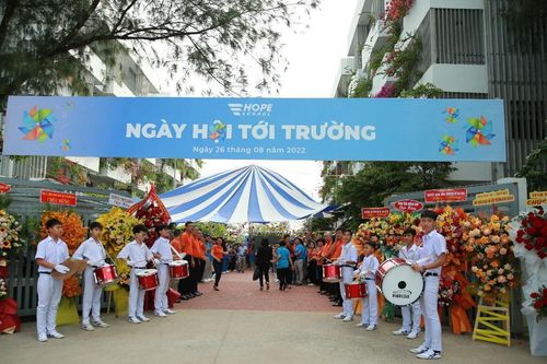 Tập đoàn Tân Long đồng hành cùng các em học sinh trường Hy Vọng