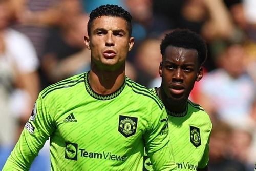 HLV Sporting Lisbon dọa từ chức nếu CLB chiêu mộ Ronaldo