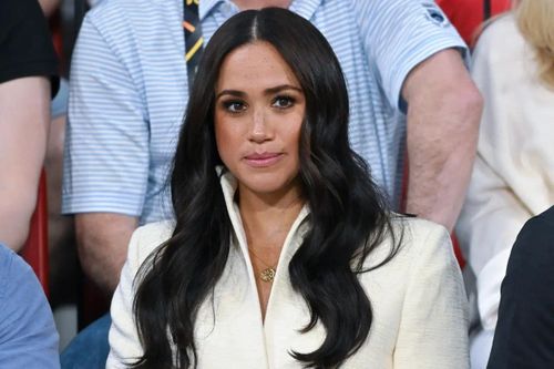 Meghan Markle lại kể xấu Hoàng gia Anh