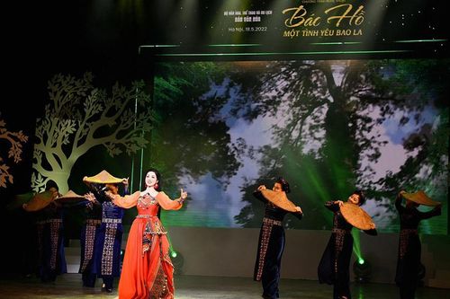 Nghệ sĩ Phương Nga: Hạnh phúc vỡ òa khi trở thành 'ngôi Sao Mai đầu tiên'