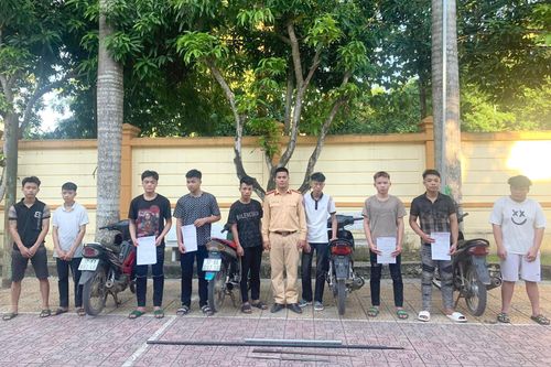 Triệu tập nhóm thanh thiếu niên xách vũ khí đi đua xe