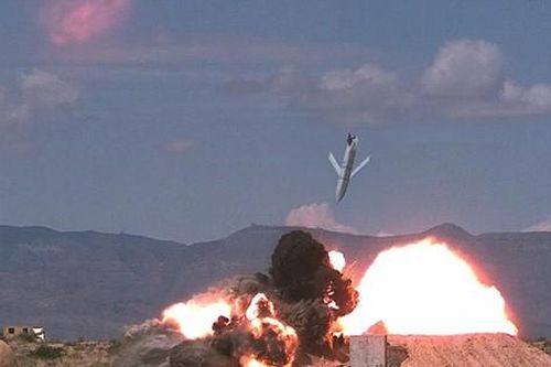 Mỹ trang bị 'sát thủ' AGM-158B JASSM-ER cho B-2 Spirit nhằm đối phó với S-400 Nga?