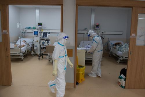 Đoàn giám sát sốc vì thu nhập nhân viên Bệnh viện Ung bướu TP.HCM quá thấp
