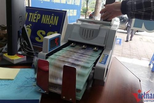 Sản xuất yếu, thu ngân sách chủ yếu từ bán nhà đất và dầu thô