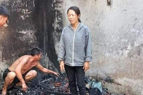 Nghi chập điện, ngôi nhà 2 gian bị thiêu rụi lúc sáng sớm