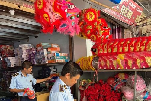 Hơn 4.000 đồ chơi trẻ em vi phạm bị quản lý thị trường tạm giữ