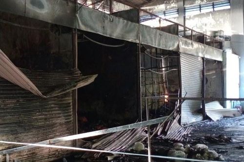 Cháy 11 ki-ốt bán vải, hàng tạp hóa, thiệt hại hơn nửa tỷ đồng