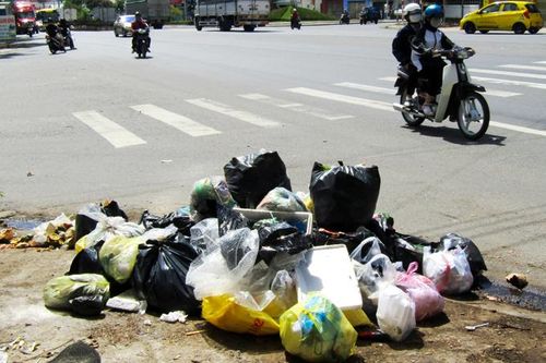 Cần đặt thùng thu gom rác thải