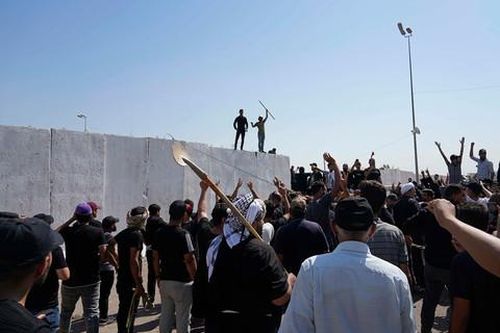 Bạo động bùng phát ở thủ đô Iraq khiến nhiều người thương vong