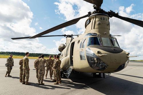 Quân đội Mỹ dừng sử dụng toàn bộ phi đội trực thăng Chinook